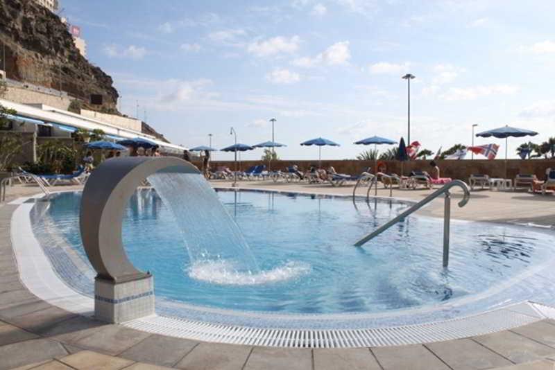 Apartamentos Amadores Beach Exterior photo