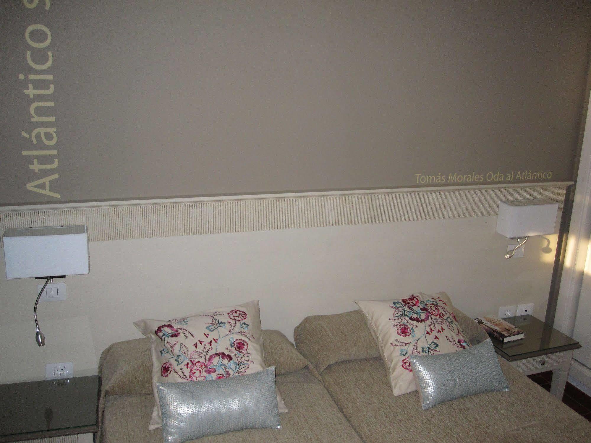 Apartamentos Amadores Beach Exterior photo