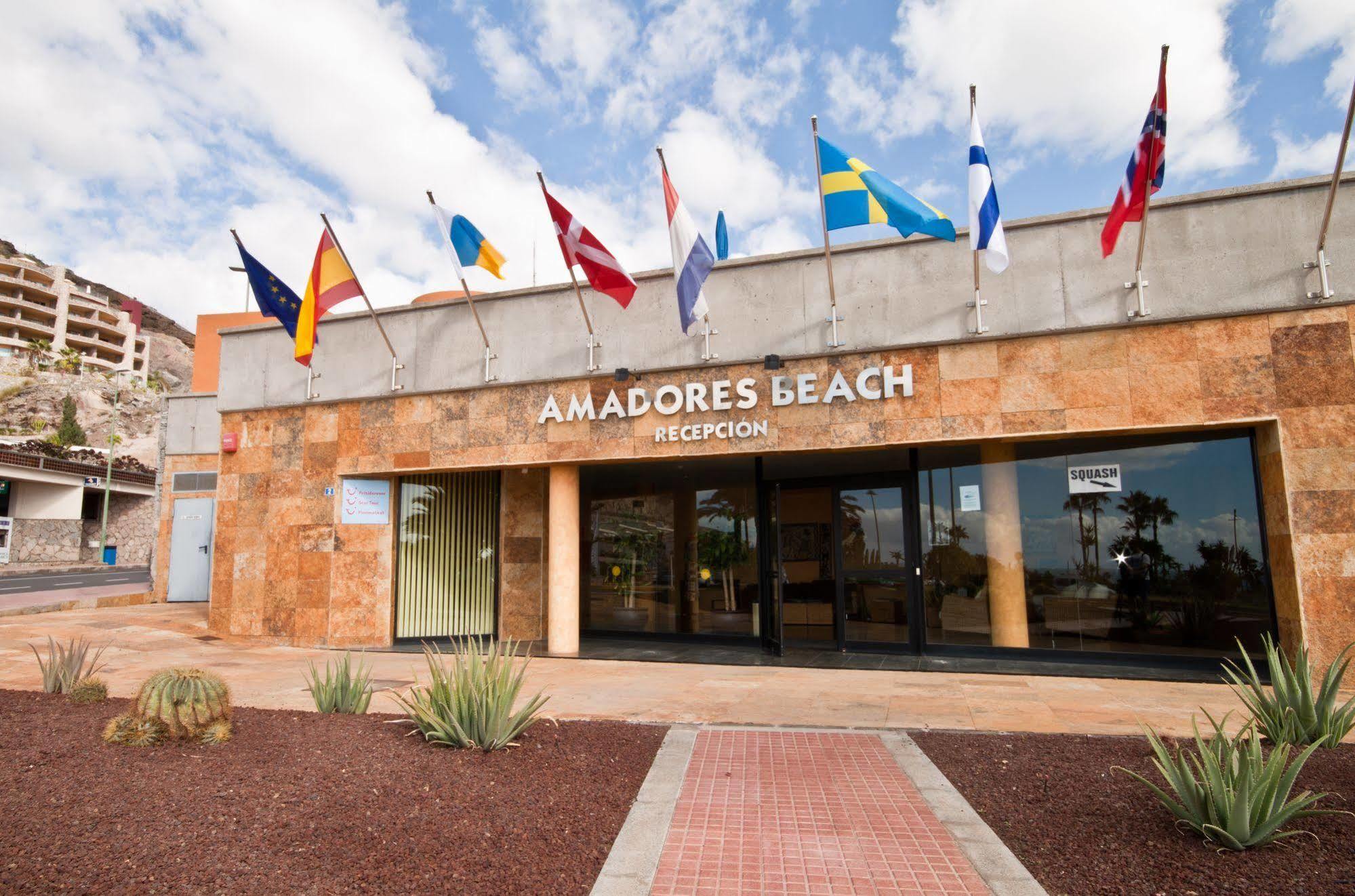 Apartamentos Amadores Beach Exterior photo