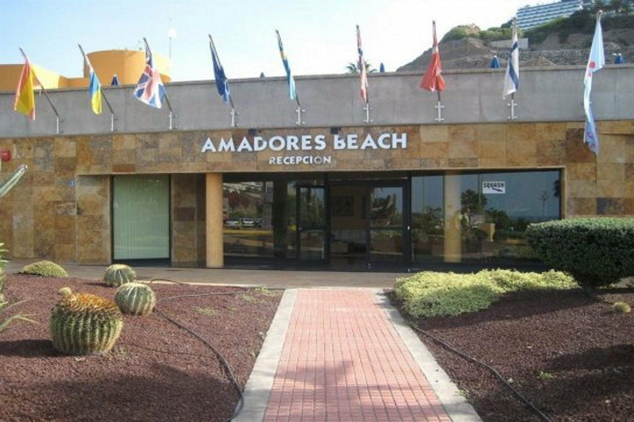 Apartamentos Amadores Beach Exterior photo